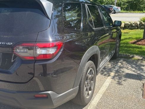 Used 2023 Honda Pilot LX image 6