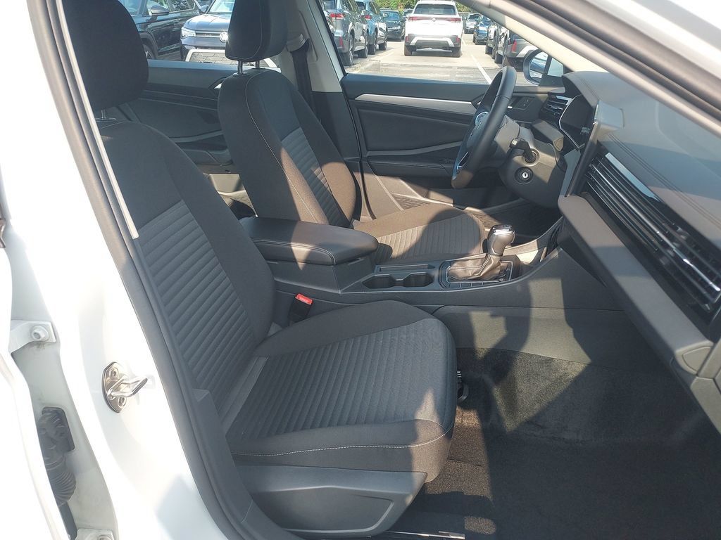 Used 2025 Volkswagen Jetta S FWD image 29
