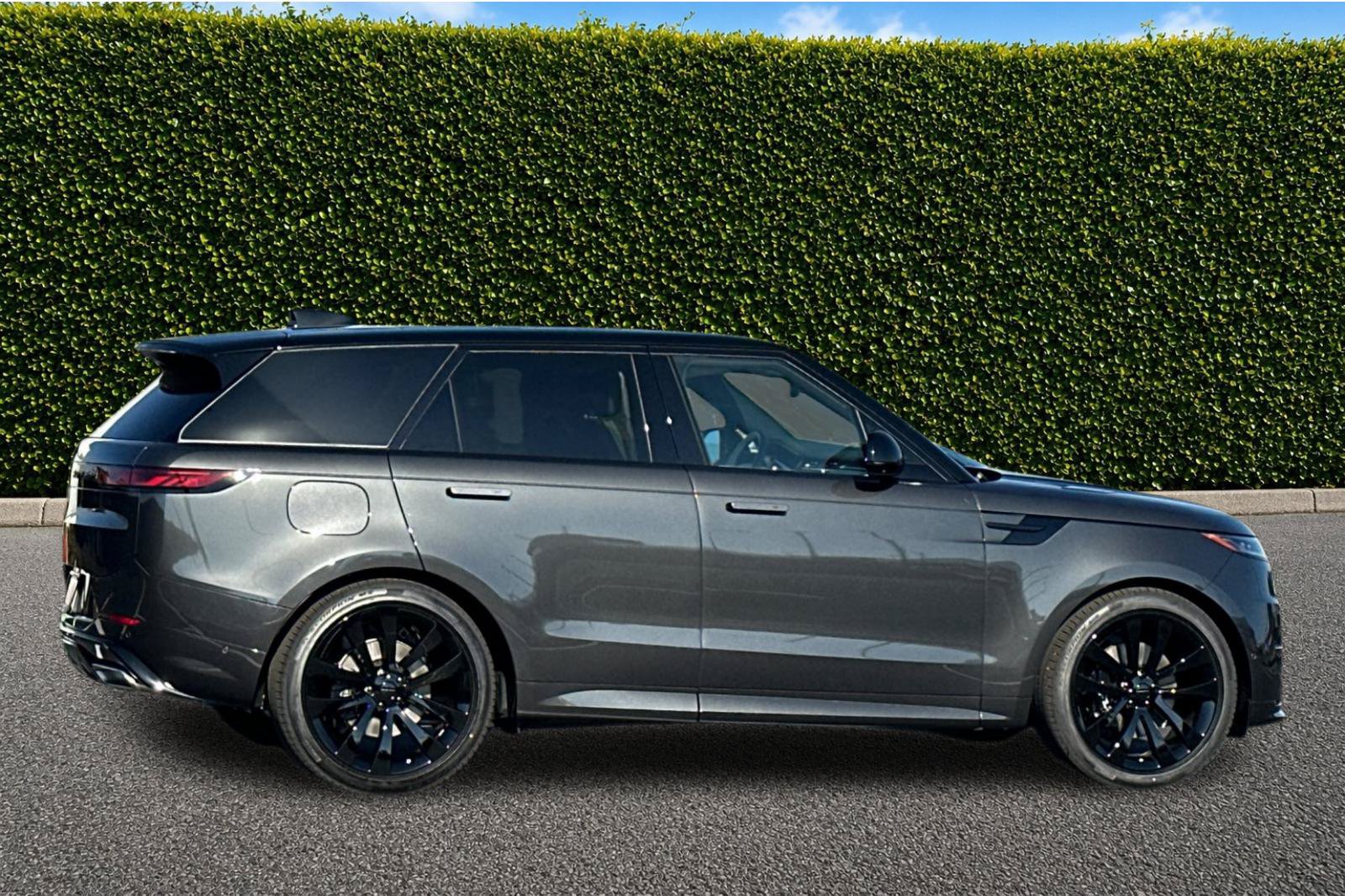 New 2027 Land Rover Range Rover Sport Dynamic SE AWD/4WD image 7