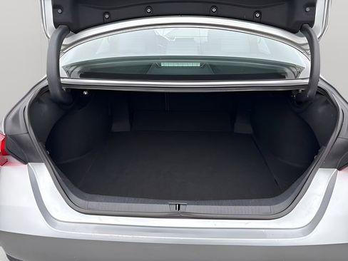 Used 2021 Toyota Avalon XLE image 13