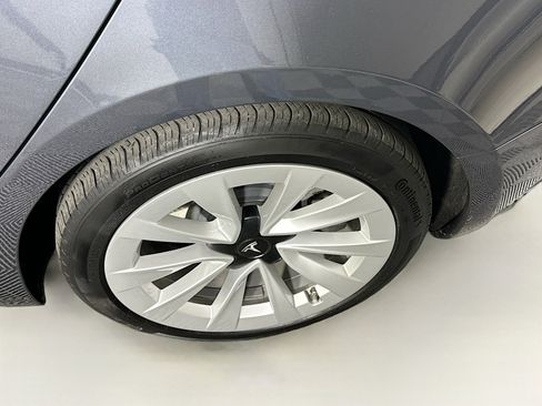 Used 2023 Tesla Model 3 Standard Range image 11