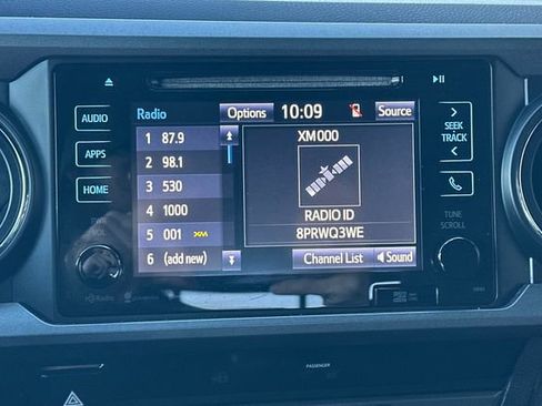 Certified 2017 Toyota Tacoma TRD Off-Road image 21