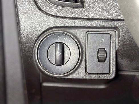 Used 2010 Ford Focus SE image 23