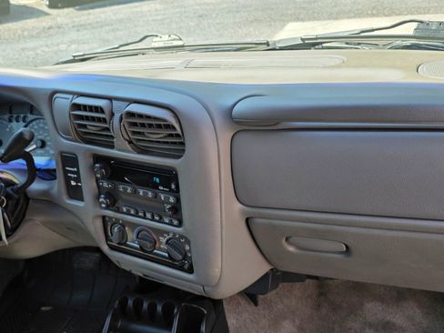 Used 2003 GMC Sonoma SLS w/ Convenience Package RWD image 13