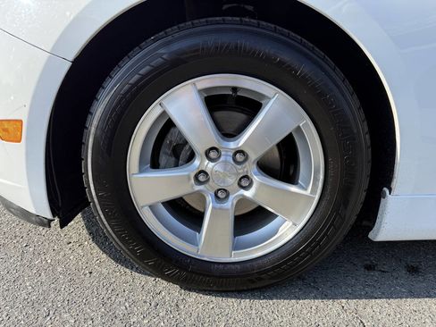 Used 2013 Chevrolet Cruze LT image 22