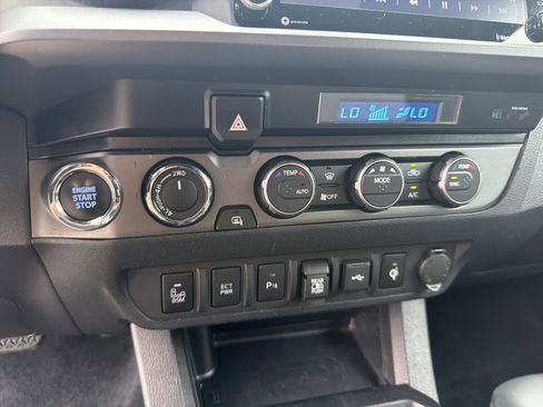 Certified 2023 Toyota Tacoma TRD Off-Road w/ Technology Package AWD/4WD image 8
