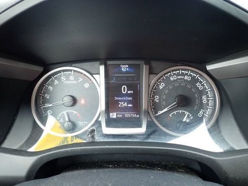 Used 2018 Toyota Tacoma SR5 AWD/4WD image 16