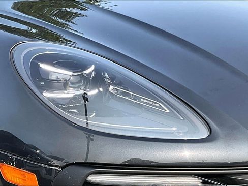 Used 2024 Porsche Macan AWD/4WD image 24