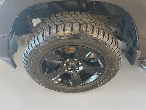 Used 2020 RAM 1500 Big Horn AWD/4WD image 11
