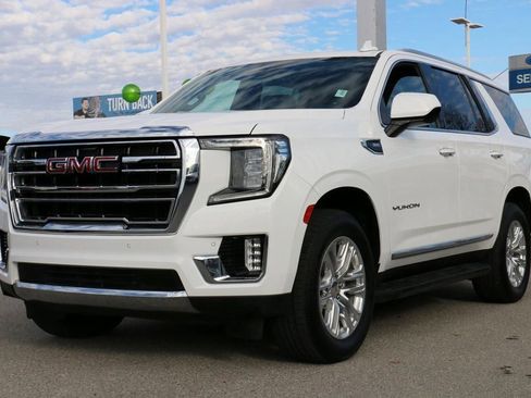 Used 2024 GMC Yukon SLT image 1