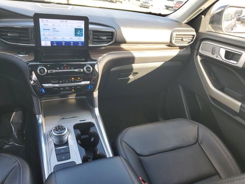 Used 2022 Ford Explorer Limited w/ Equipment Group 301A image 20