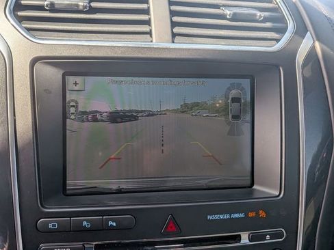 Used 2018 Ford Explorer Platinum AWD/4WD image 22