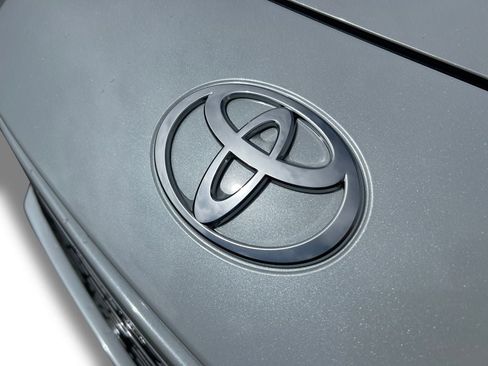 Used 2026 Toyota Camry XLE AWD/4WD image 30