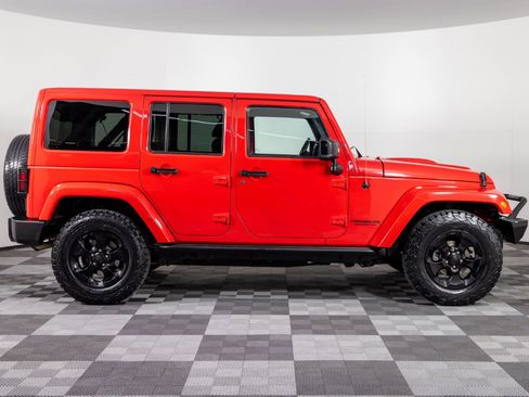 Used 2015 Jeep Wrangler Sahara image 9