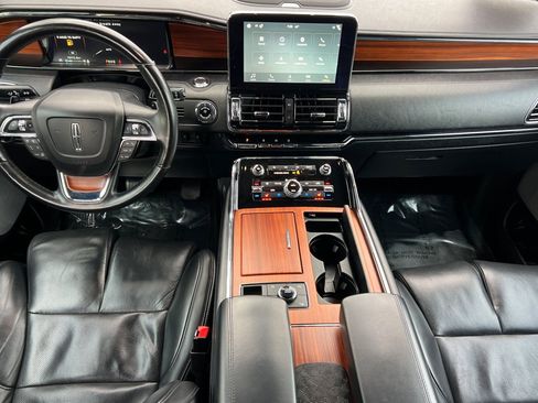 Used 2019 Lincoln Navigator L Reserve image 13