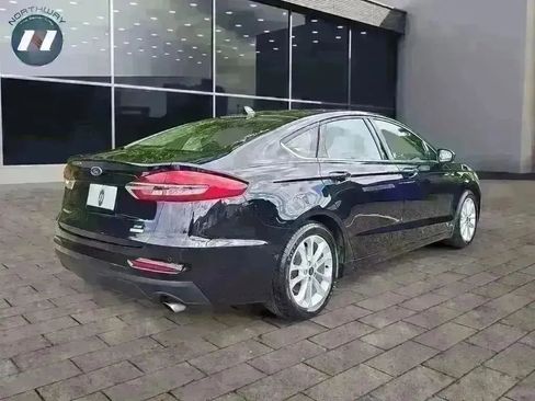 Used 2019 Ford Fusion SE image 5