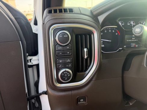 Used 2021 GMC Sierra 1500 SLT AWD/4WD image 29
