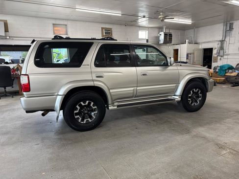 Used 2001 Toyota 4Runner Limited image 4