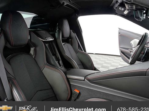 Used 2022 Chevrolet Corvette Stingray Premium Cpe w/ Z51 Performance Package image 19