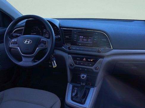 Used 2018 Hyundai Elantra SE FWD image 26