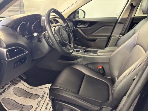 Used 2019 Jaguar F-PACE Premium AWD/4WD image 2