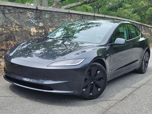 Used 2024 Tesla Model 3 Standard Range RWD image 2