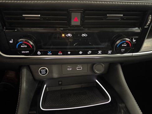 Used 2023 Nissan Rogue Platinum AWD/4WD image 21