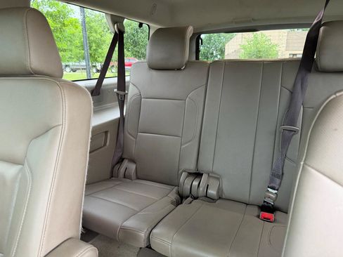 Used 2018 Chevrolet Suburban Premier AWD/4WD image 16