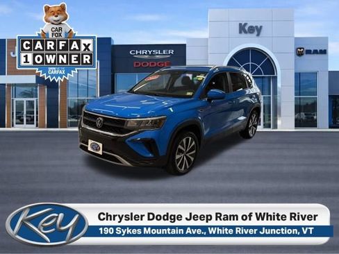 Used 2023 Volkswagen Taos SE image 1