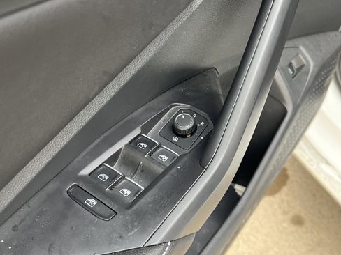 Certified 2025 Volkswagen Jetta Sport image 14