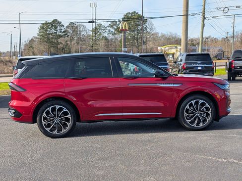 Used 2024 Lincoln Nautilus Reserve image 8