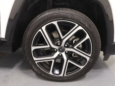 Used 2025 Jeep Compass Limited w/ Elite Group AWD/4WD image 30