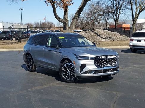 Certified 2024 Lincoln Nautilus Reserve w/ Equipment Group 202A image 31