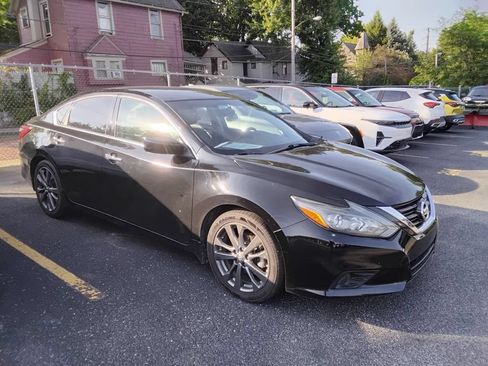 Used 2018 Nissan Altima 2.5 SR w/ SR Special Edition FWD image 11