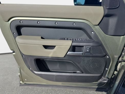 Used 2025 Land Rover Defender 110 S image 25