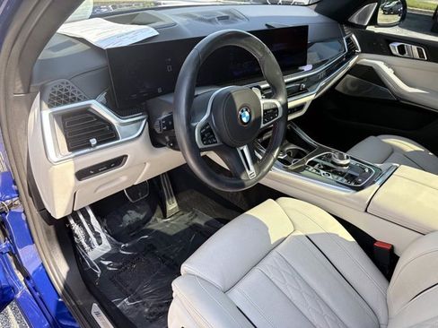 Used 2025 BMW X7 M60i AWD/4WD image 23