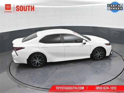 Used 2023 Toyota Camry SE image 42