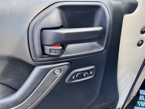 Used 2018 Jeep Wrangler Sport image 13