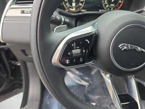 Certified 2025 Jaguar F-PACE R-Dynamic S image 17