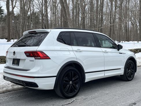 Used 2022 Volkswagen Tiguan SE R-Line image 20