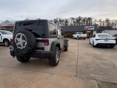 Used 2016 Jeep Wrangler Unlimited Rubicon w/ Connectivity Group image 6