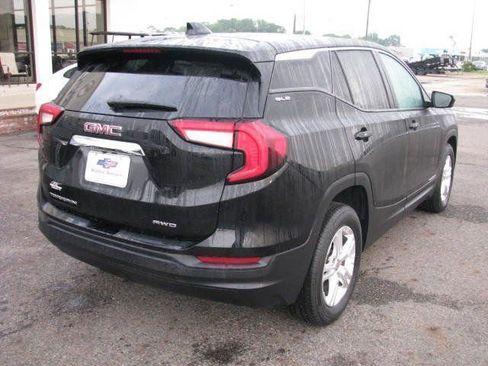 Used 2024 GMC Terrain SLE AWD/4WD image 15