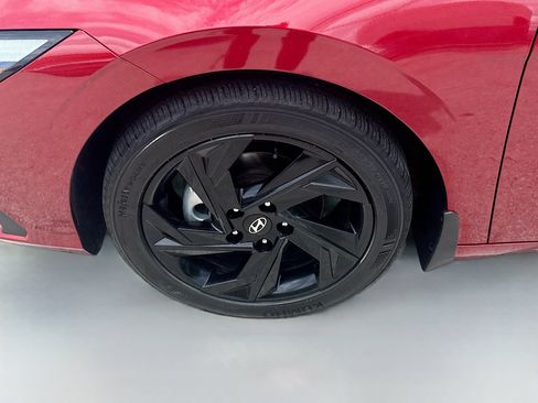 Certified 2026 Hyundai Elantra Sport FWD image 33