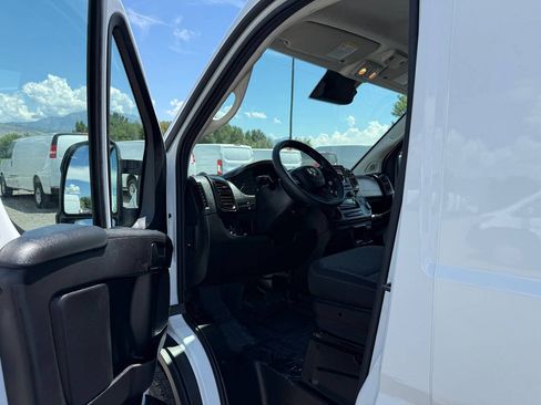 Used 2023 RAM ProMaster 2500 FWD image 13