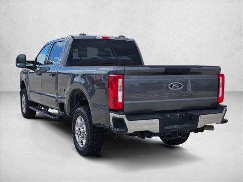Used 2025 Ford F250 XLT AWD/4WD image 6