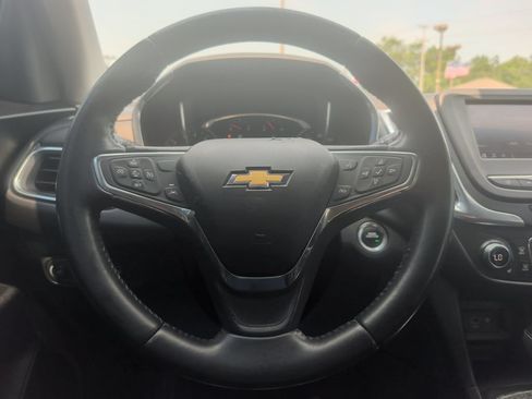 Used 2021 Chevrolet Equinox LT FWD image 11