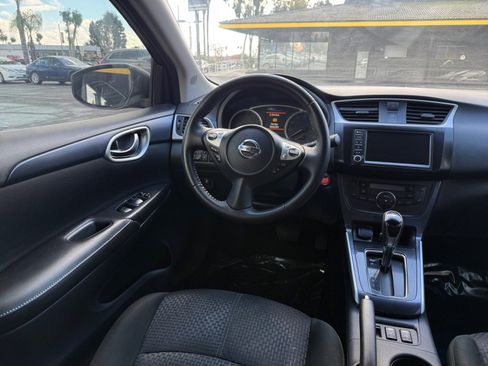 Used 2019 Nissan Sentra SR w/ Exterior Package image 20