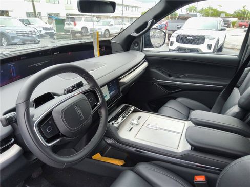 New 2026 Lincoln Navigator L Reserve AWD/4WD image 14