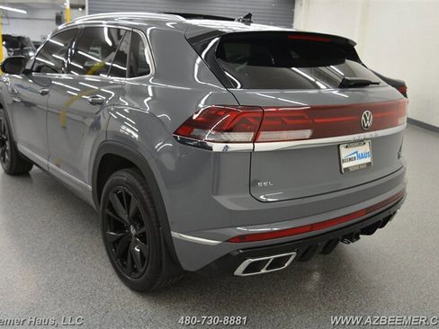 Used 2024 Volkswagen Atlas Cross Sport SEL Premium R-Line image 11