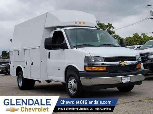 New 2026 Chevrolet Express 3500 w/ Power Convenience Package RWD image 10